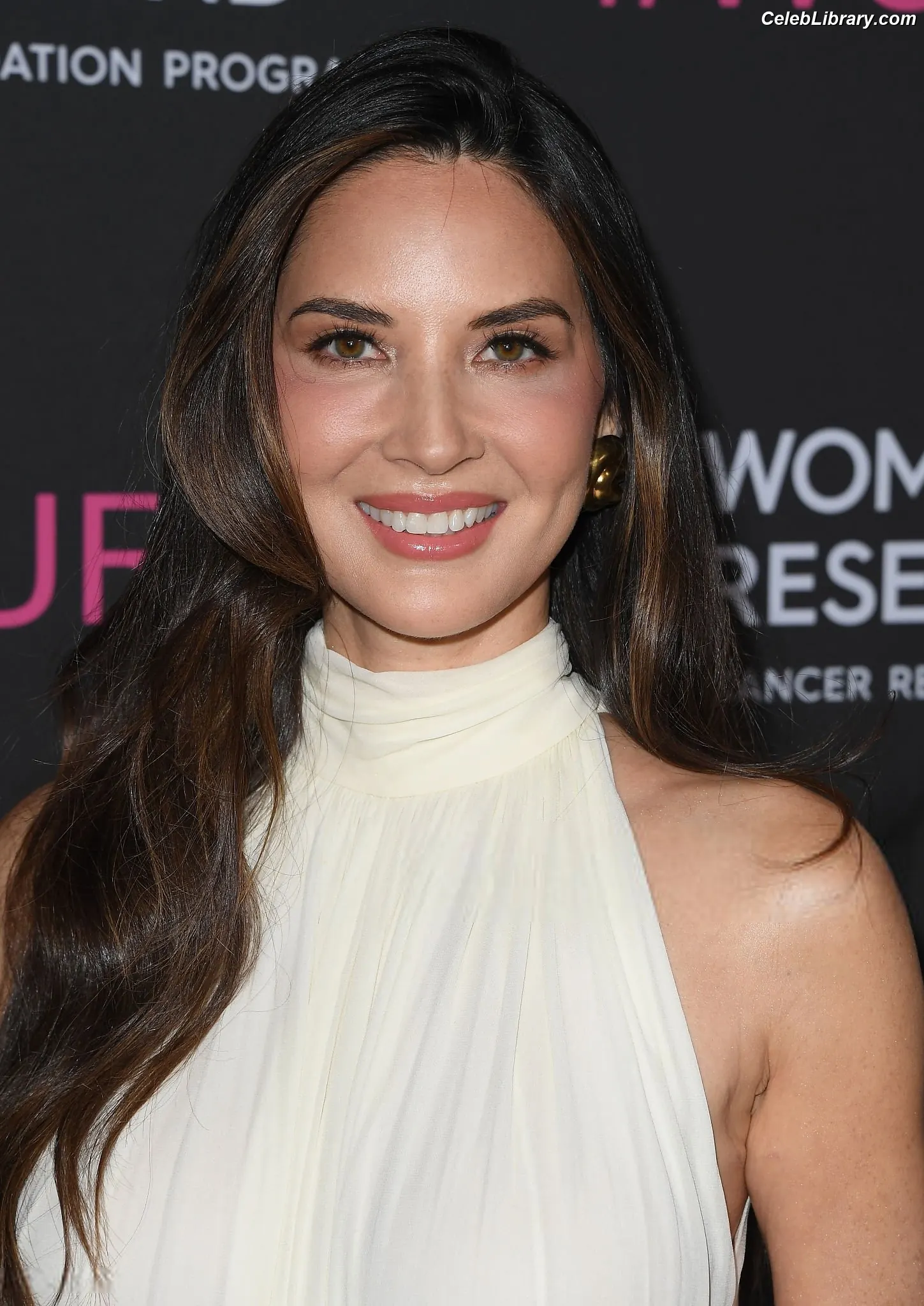 Olivia Munn photo 8 of 1099