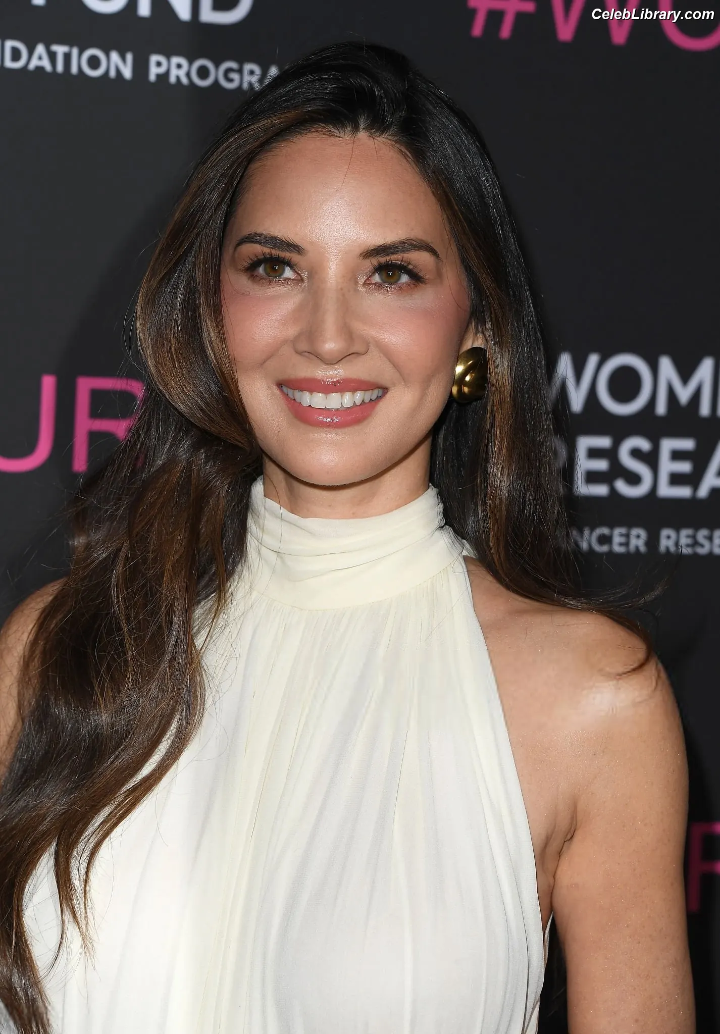 Olivia Munn photo 12 of 1099