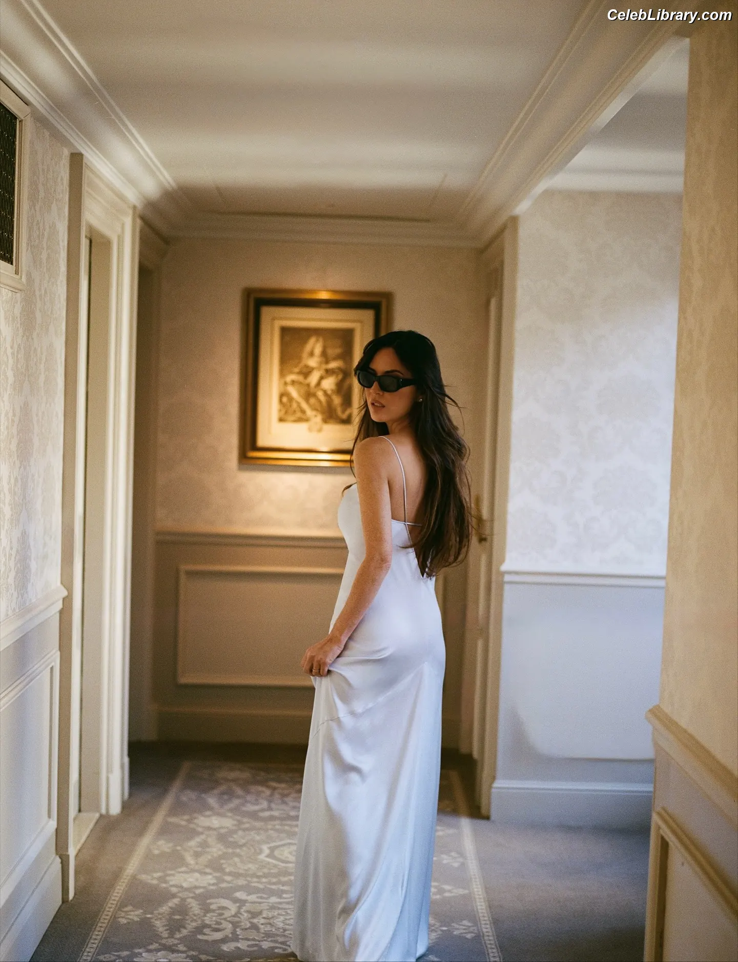 Olivia Munn photo 19 of 1099