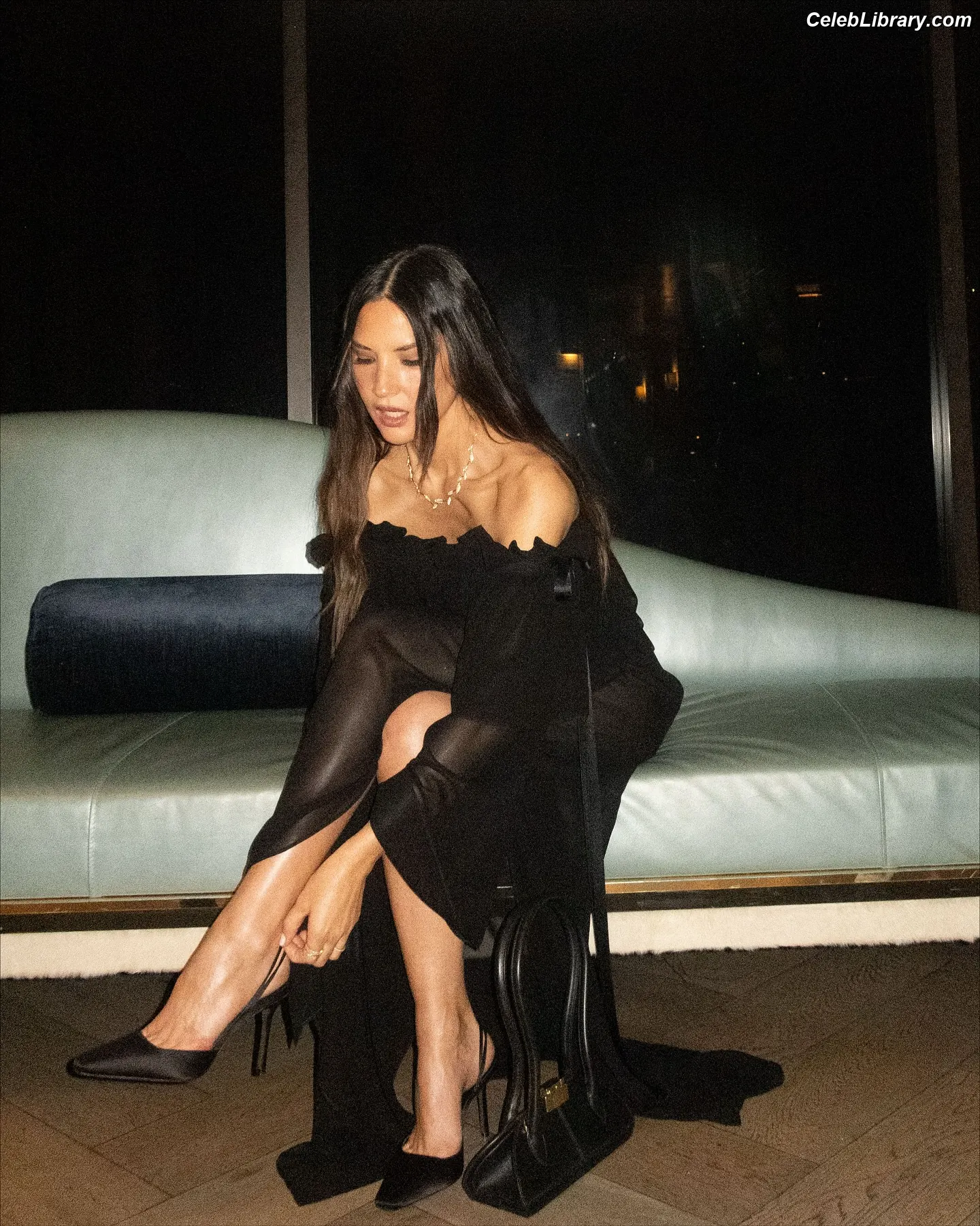 Olivia Munn photo 11 of 1099