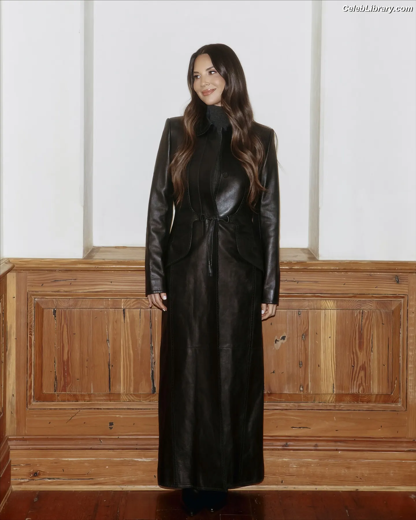 Olivia Munn photo 19 of 1099
