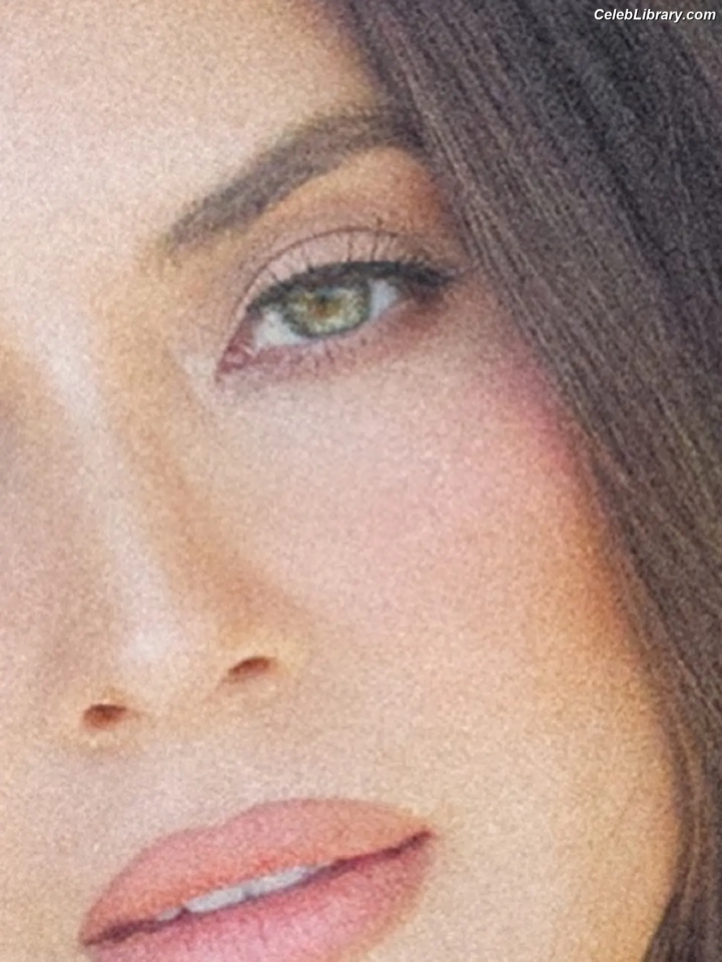 Olivia Munn photo 3 of 1099