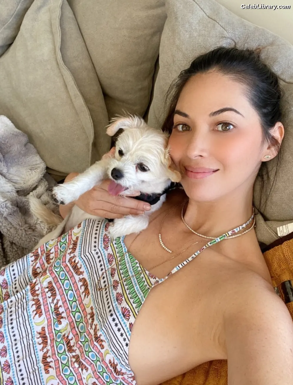 Olivia Munn photo 2 of 1099