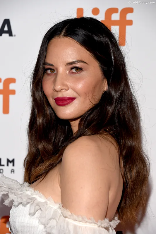 Olivia Munn photo 23 of 1075