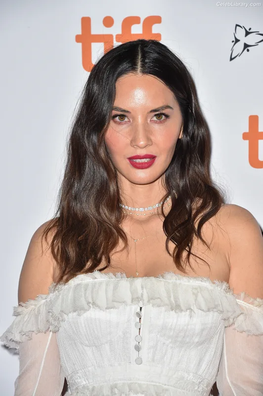 Olivia Munn photo 19 of 1075