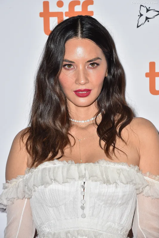 Olivia Munn photo 6 of 1075