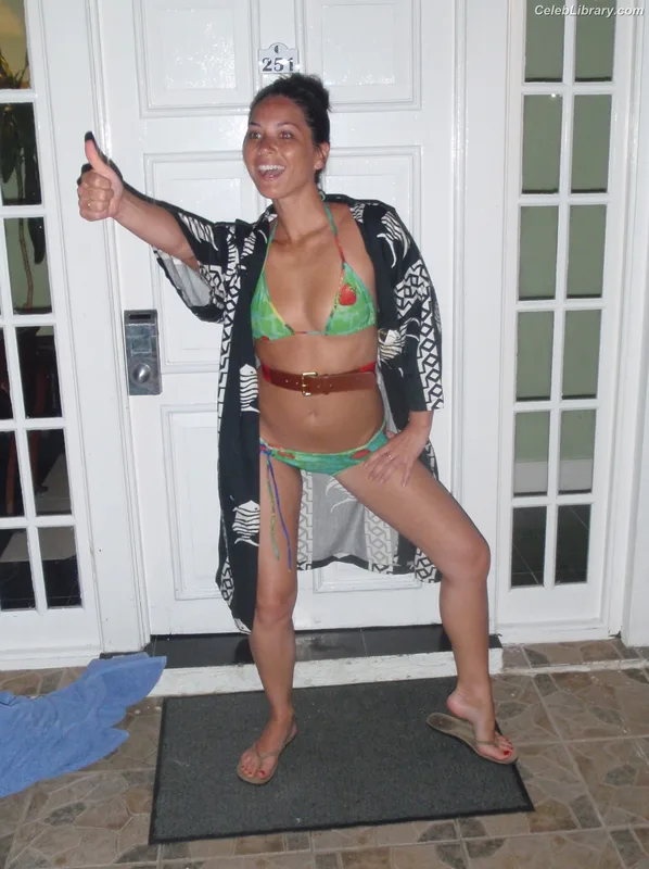 Olivia Munn photo 15 of 1075