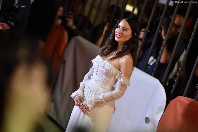 Olivia Munn photo 19 of 1075
