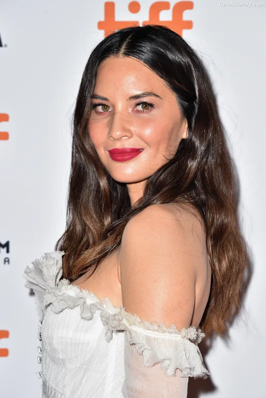 Olivia Munn photo 6 of 1075