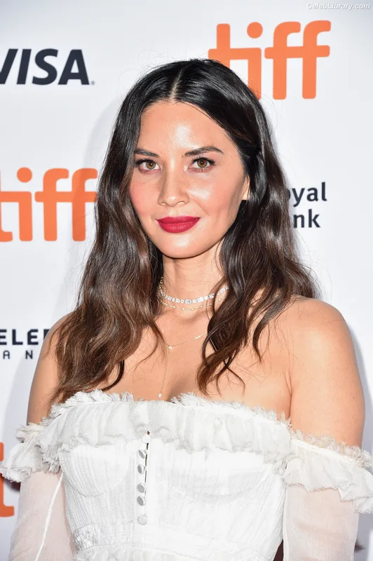 Olivia Munn photo 16 of 1075