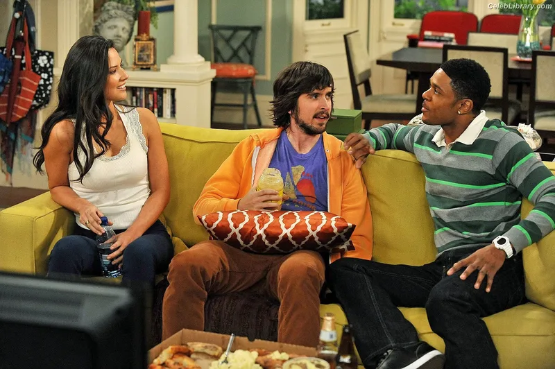 Olivia Munn photo 17 of 1075