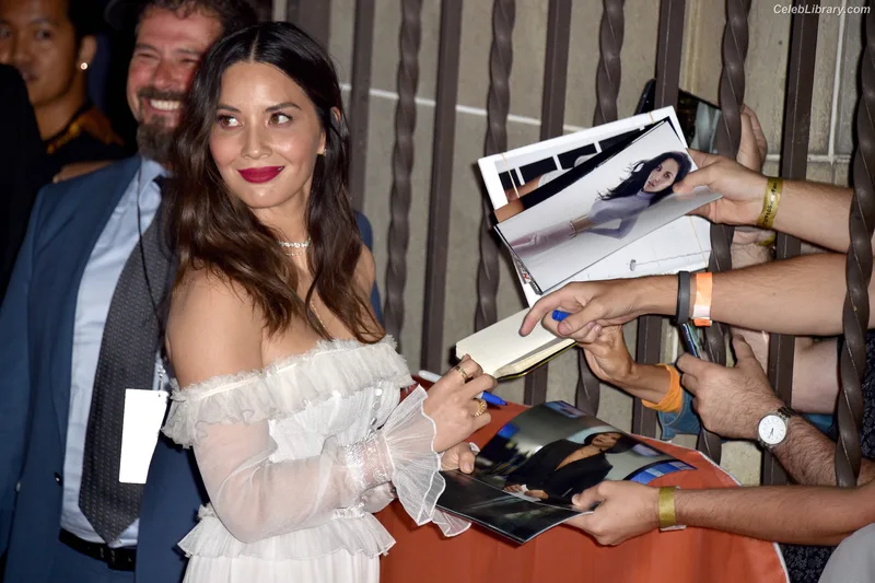 Olivia Munn photo 15 of 1075