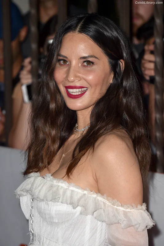 Olivia Munn photo 18 of 1075