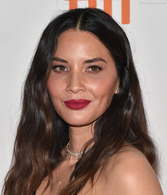 Olivia Munn photo 24 of 1075