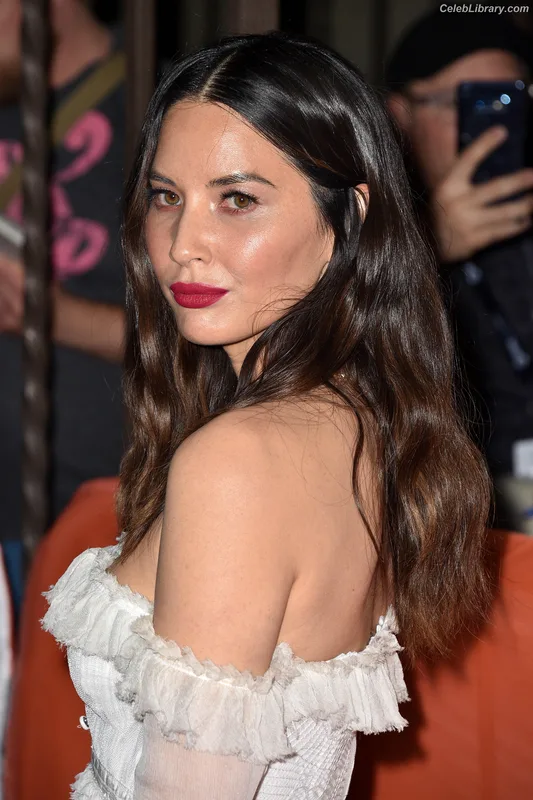 Olivia Munn photo 23 of 1075