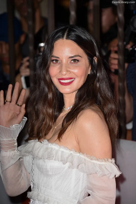 Olivia Munn photo 5 of 1075