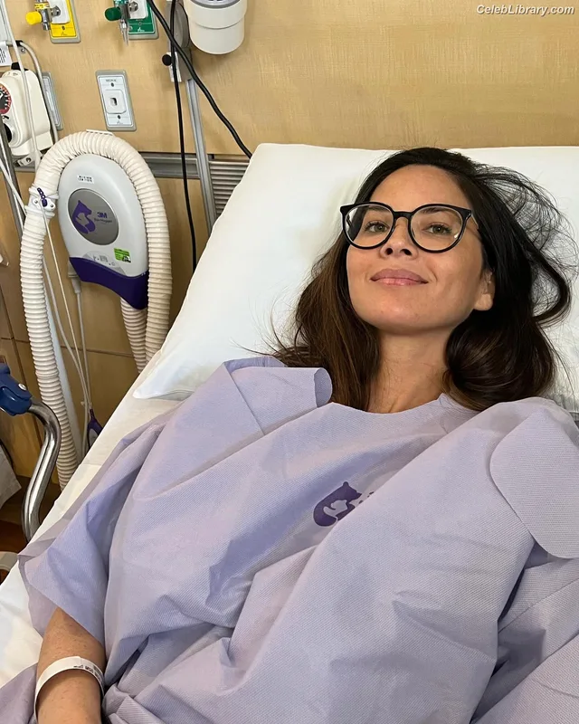 Olivia Munn photo 7 of 1075
