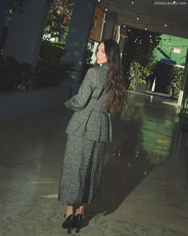 Olivia Munn photo 8 of 1075