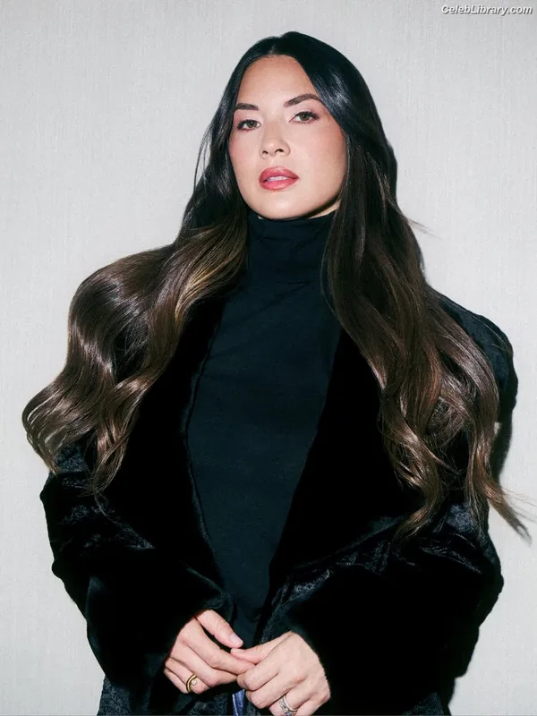 Olivia Munn photo 12 of 1075