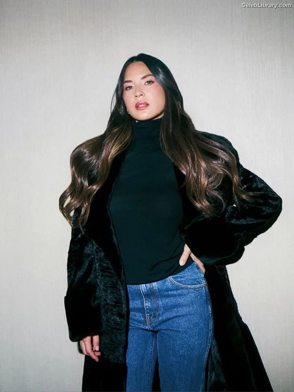 Olivia Munn photo 13 of 1075