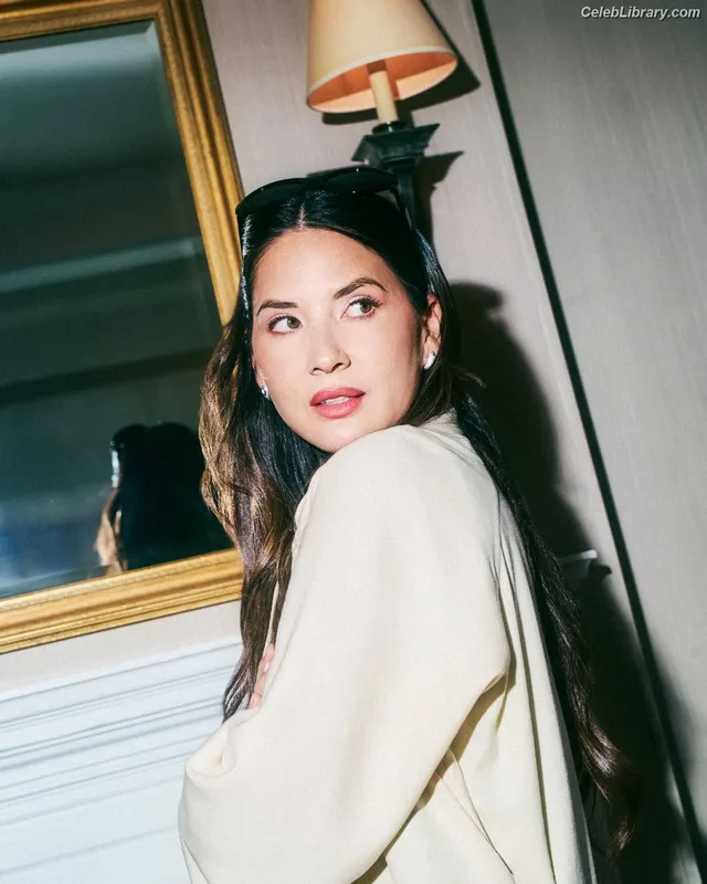 Olivia Munn photo 17 of 1075