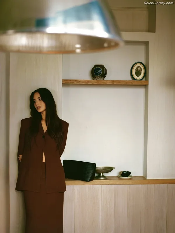 Olivia Munn photo 8 of 1075