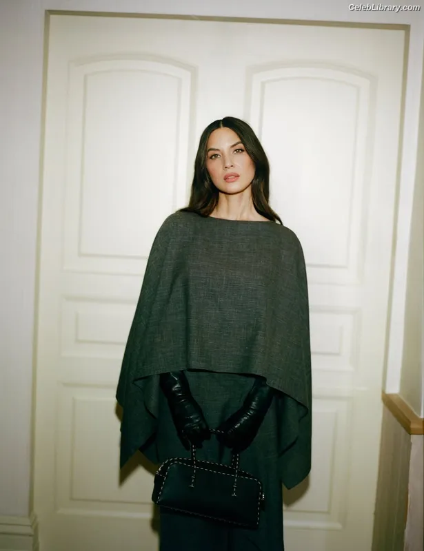 Olivia Munn photo 14 of 1075