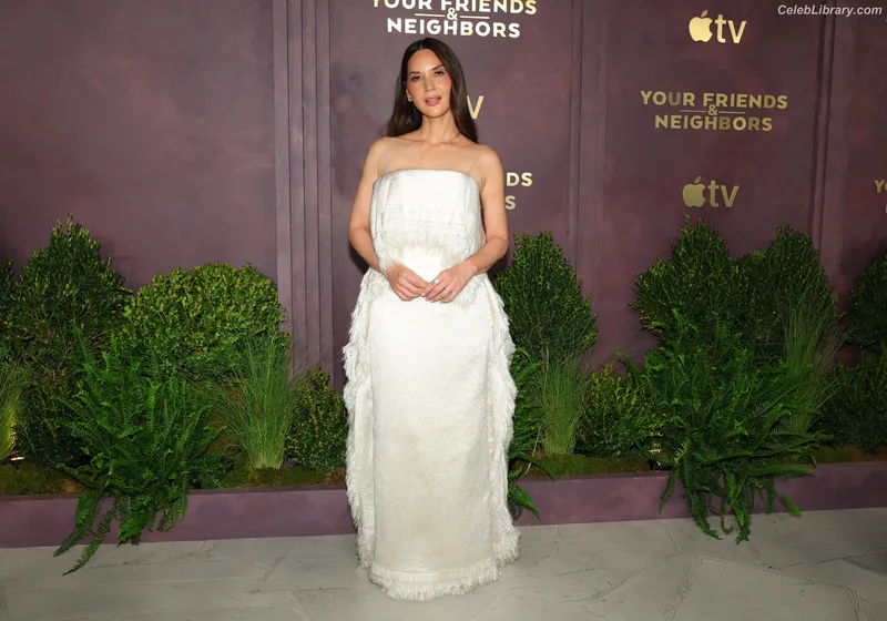 Olivia Munn photo 10 of 1075