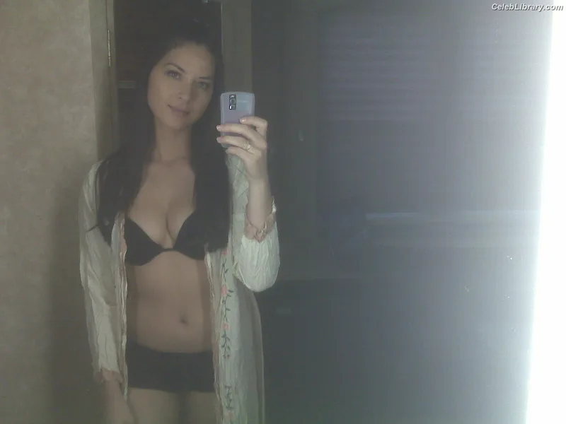Olivia Munn photo 17 of 1075