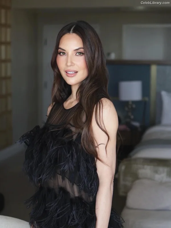 Olivia Munn photo 22 of 1075
