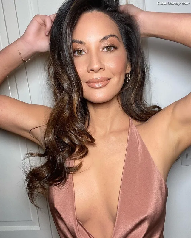 Olivia Munn photo 19 of 1075