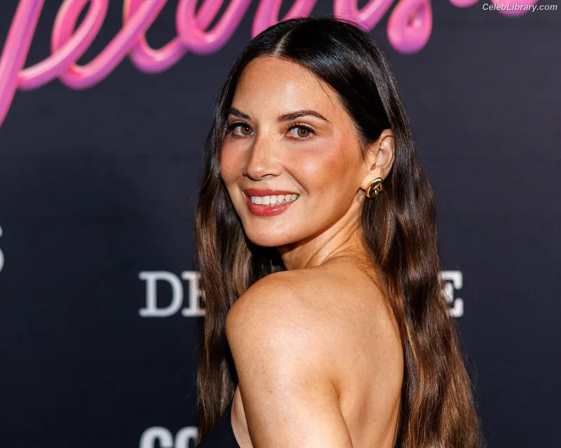 Olivia Munn photo 15 of 1075
