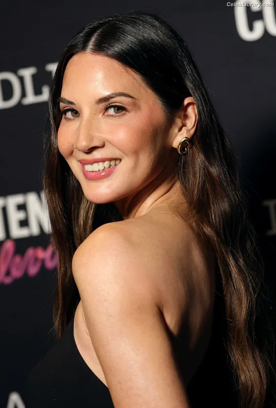 Olivia Munn photo 12 of 1075