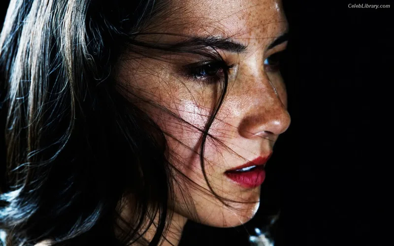 Olivia Munn photo 22 of 1075