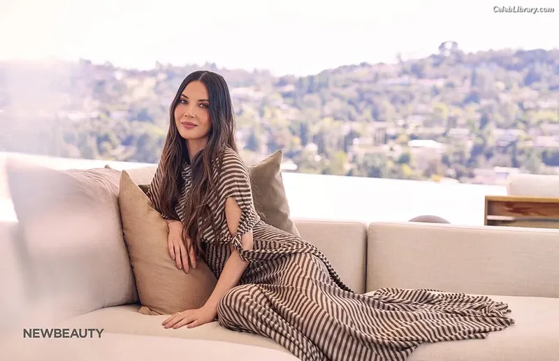 Olivia Munn photo 11 of 1075