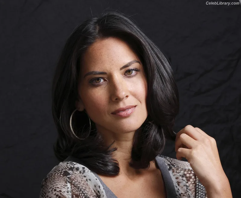 Olivia Munn photo 14 of 1075