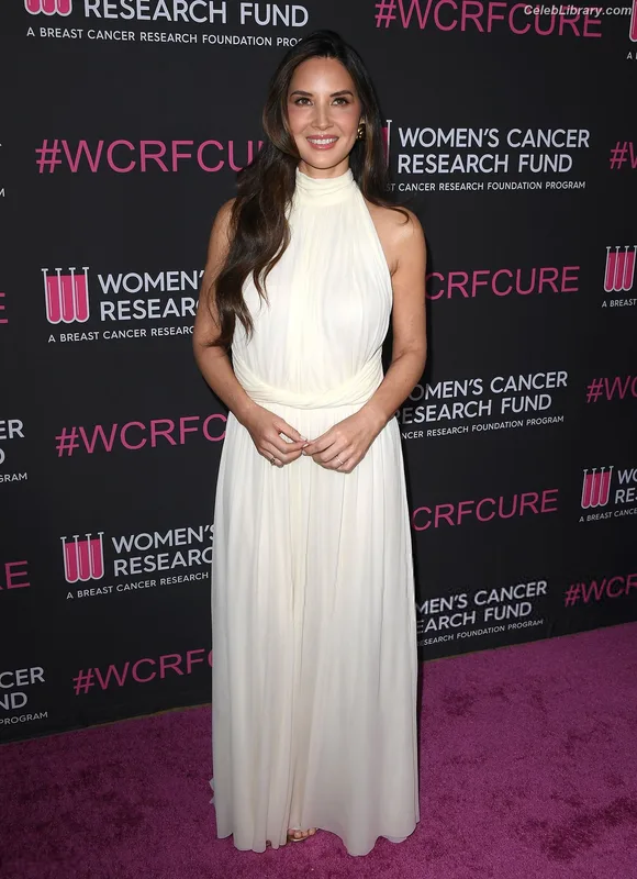 Olivia Munn photo 8 of 1075