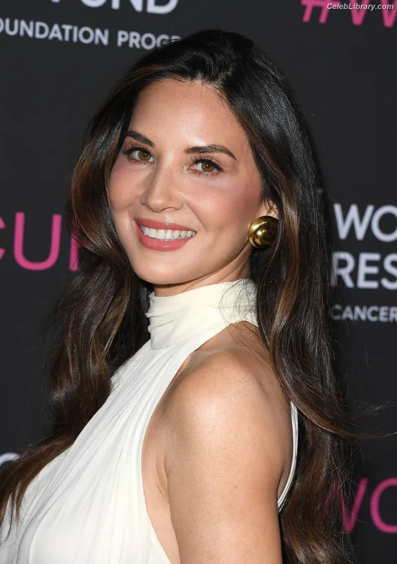 Olivia Munn photo 9 of 1075