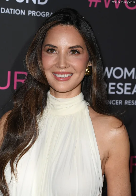 Olivia Munn photo 11 of 1075