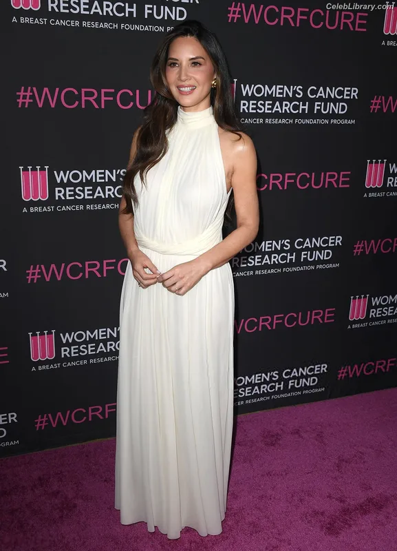 Olivia Munn photo 24 of 1075