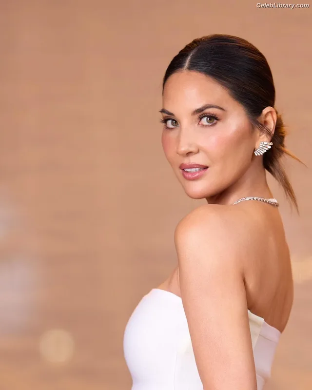 Olivia Munn photo 7 of 1075