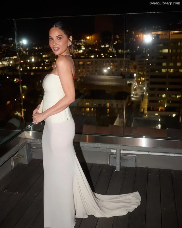 Olivia Munn photo 10 of 1075