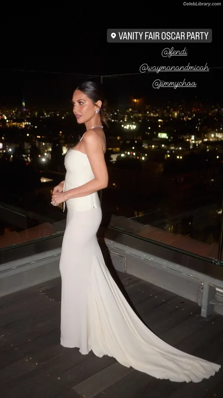 Olivia Munn photo 13 of 1075