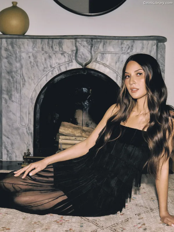 Olivia Munn photo 6 of 1075