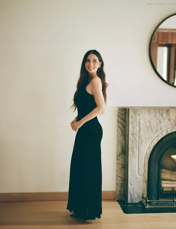 Olivia Munn photo 22 of 1075