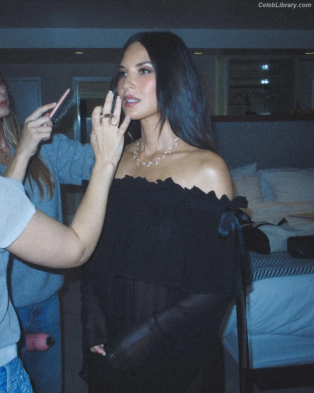 Olivia Munn photo 13 of 1075