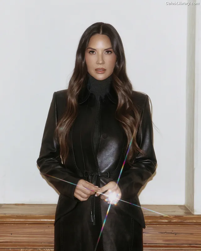 Olivia Munn photo 20 of 1075