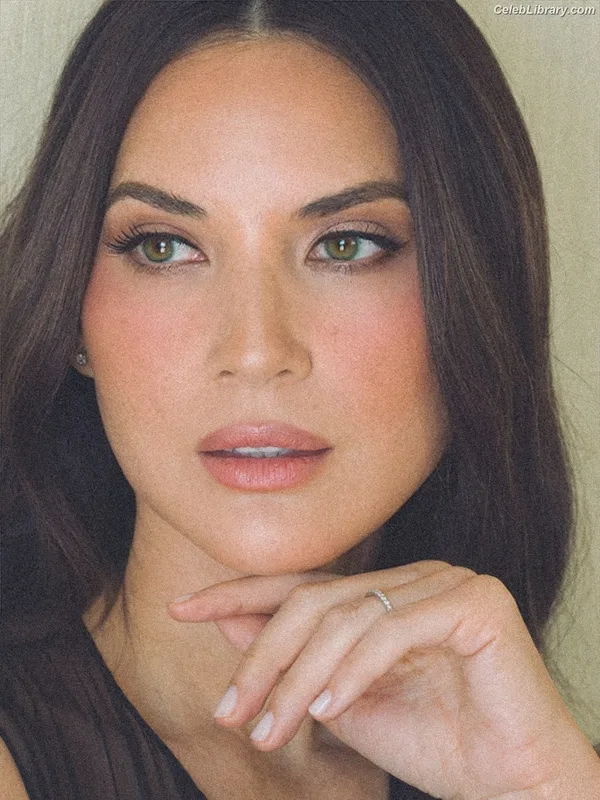 Olivia Munn photo 21 of 1075