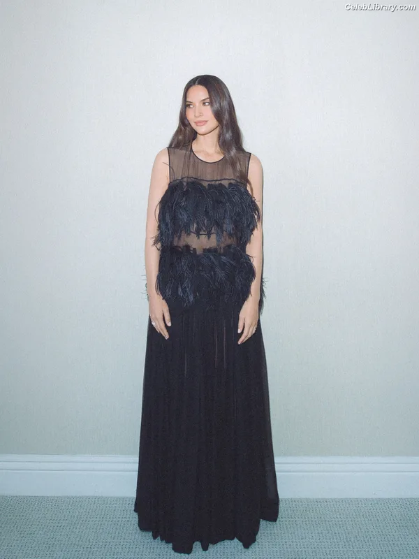 Olivia Munn photo 22 of 1075