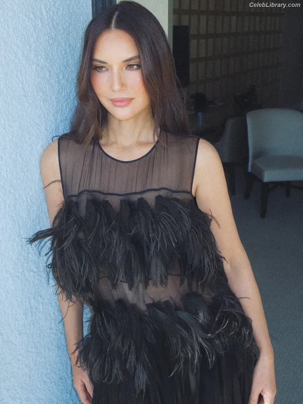 Olivia Munn photo 24 of 1075